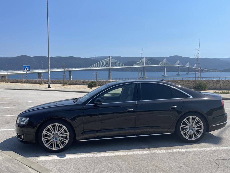 Audi A8 4.0 TFSI | 42.000 km | 435 ks, fotografija 15