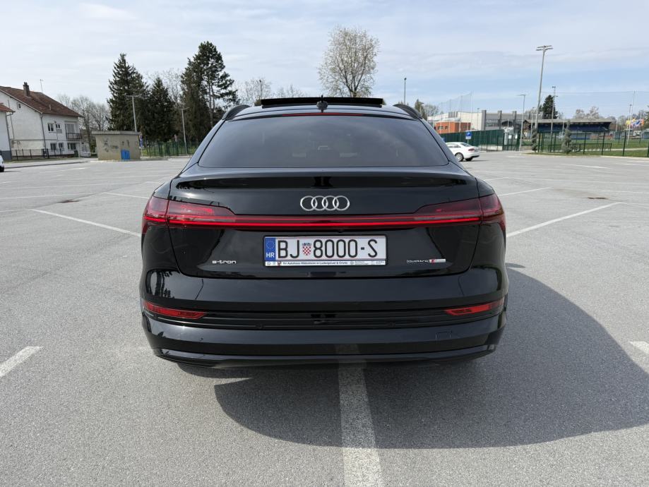 Audi E-tron 55 quattro advanced ~HUD~MATRIX LED~VIRTUAL~B&O~360/3D kam, fotografija 6