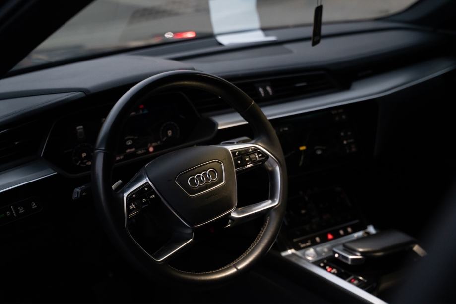Audi E-tron Sportback 3x S-line, fotografija 10