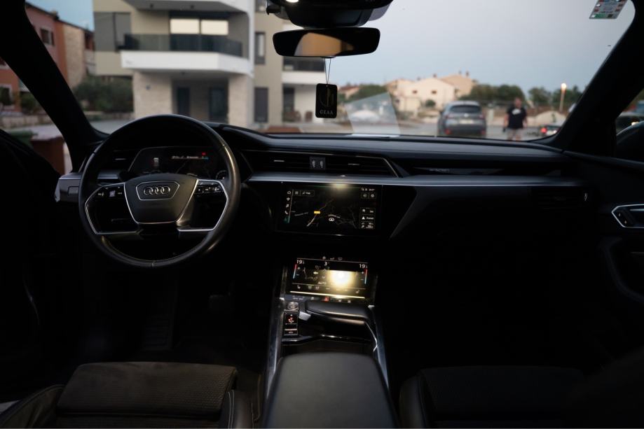 Audi E-tron Sportback 3x S-line, fotografija 11