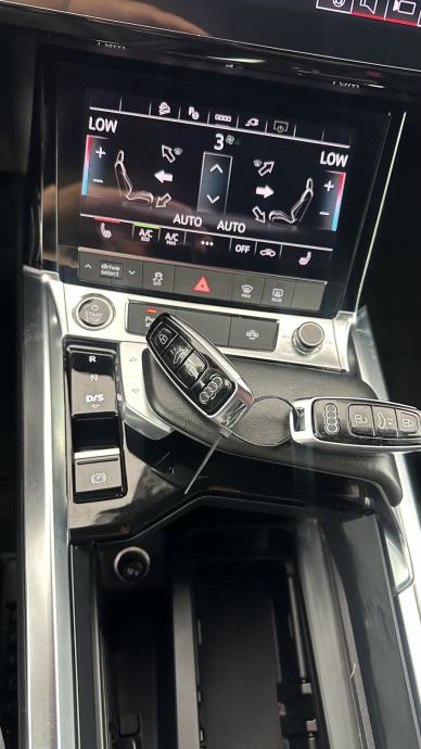 Audi e-tron S line quattro 55.NEMŠKI+4ALU.KAMERA.KUKA.NAVI.LED.OGR.SE, fotografija 15