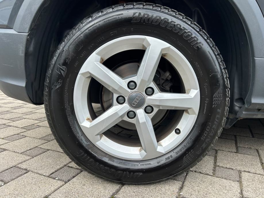 Audi Q2 1.6 TDI *garancija na km*, fotografija 14