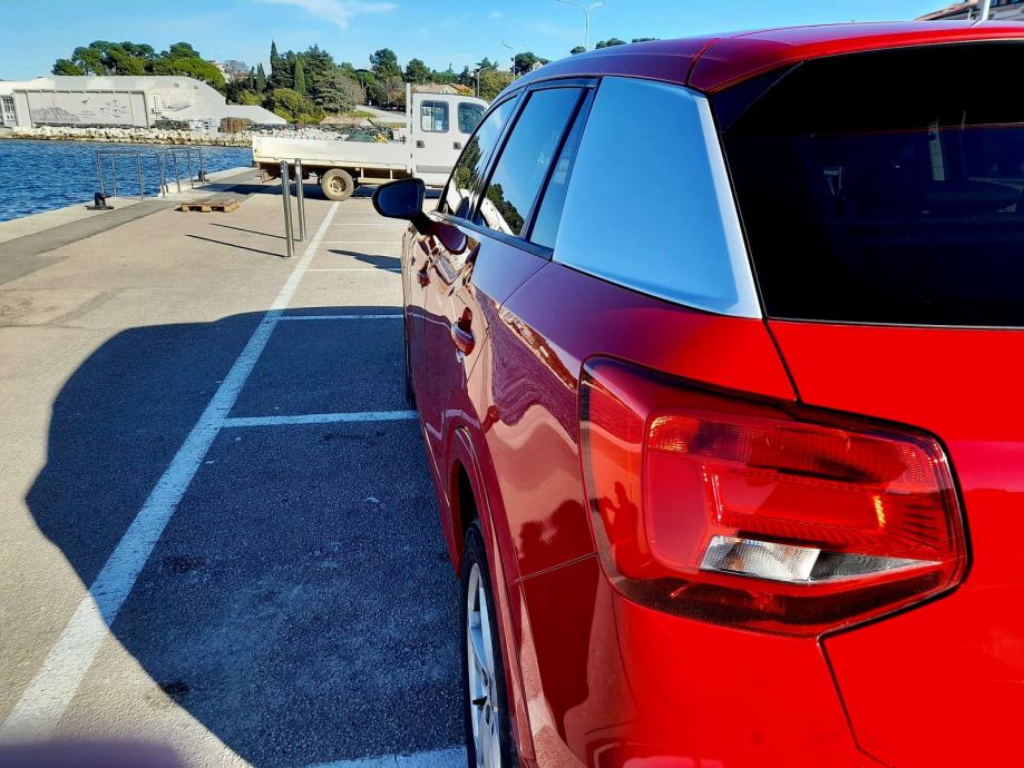 Audi Q2 • 2017 • 1.6 TDI • Garažiran • Servis. knjižica • Reg. do 8/27, fotografija 10