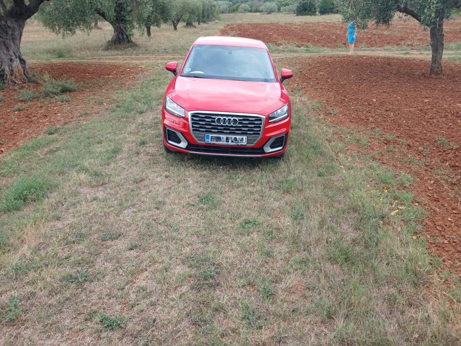 Audi Q2 • 2017 • 1.6 TDI • Garažiran • Servis. knjižica • Reg. do 8/27, fotografija 14