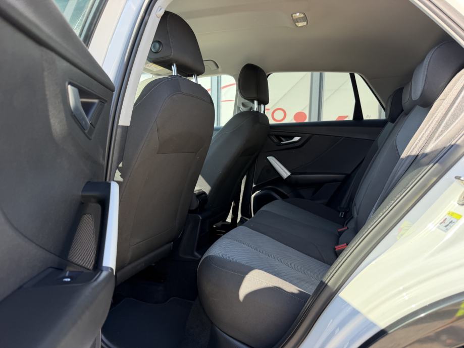 Audi Q2 1,6 TDI Sport edition - NAVIGACIJA - KAMERA - GARANCIJA, fotografija 8