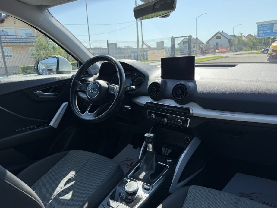 Audi Q2 1,6 TDI Sport edition - NAVIGACIJA - KAMERA - GARANCIJA, fotografija 13