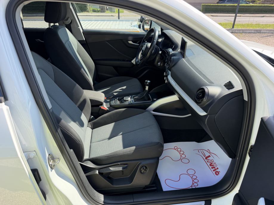 Audi Q2 1,6 TDI Sport edition - NAVIGACIJA - KAMERA - GARANCIJA, fotografija 17