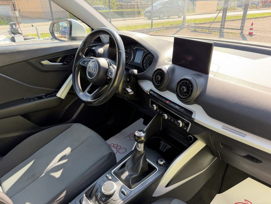 Audi Q2 1,6 TDI Sport edition - NAVIGACIJA - KAMERA - GARANCIJA, fotografija 20