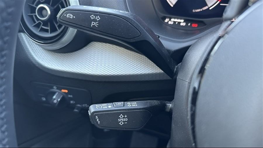 Audi Q2 35 TDI automatik, 150KS, F1, Led, Kamera, Virtual, ACC, Itd.., fotografija 17