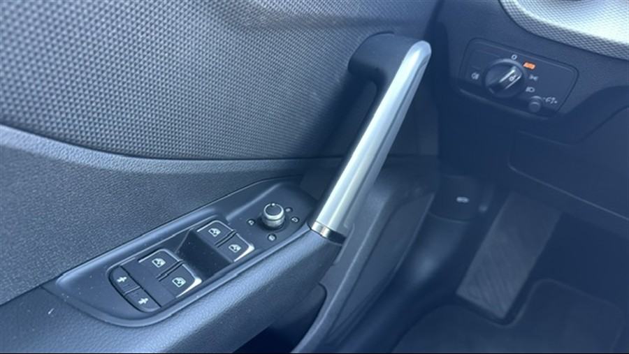 Audi Q2 35 TDI automatik, 150KS, F1, Led, Kamera, Virtual, ACC, Itd.., fotografija 20