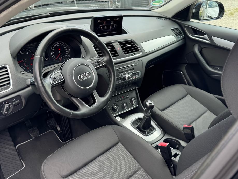 Audi Q3 2,0 TDI / S LINE / BIXENON / ALU / PDC / 150ks / JAMSTVO, fotografija 12