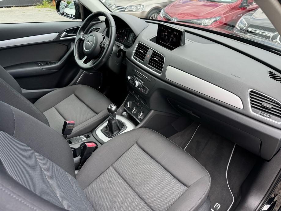 Audi Q3 2,0 TDI / S LINE / BIXENON / ALU / PDC / 150ks / JAMSTVO, fotografija 14