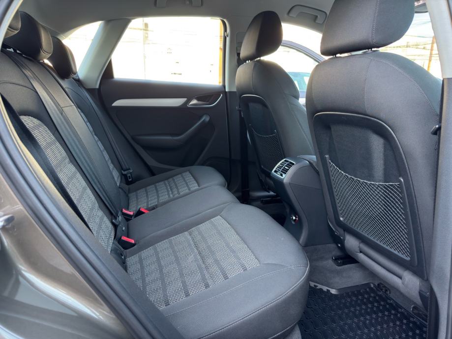 Audi Q3 2,0 TDI / SPORT / BIXENON / NAVI / VELIKI SERVIS / AUT KLIMA, fotografija 17