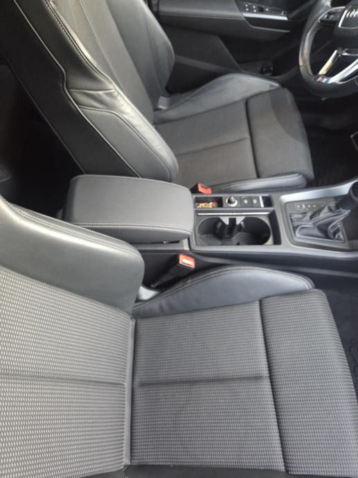 AUDI Q3 SB 35TFSI S tr S line+ / Benzin / 1.5l / 110 kW/150 KS crni, fotografija 10