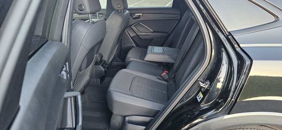 Audi Q3 Sportback S line 40 TDI quattro S tronic pano black edition, fotografija 14