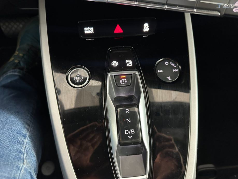 Audi Q4 50 e-tron quattro S Line 220kw.KAMERA.LED.KOŽNA SJEDALA, fotografija 18