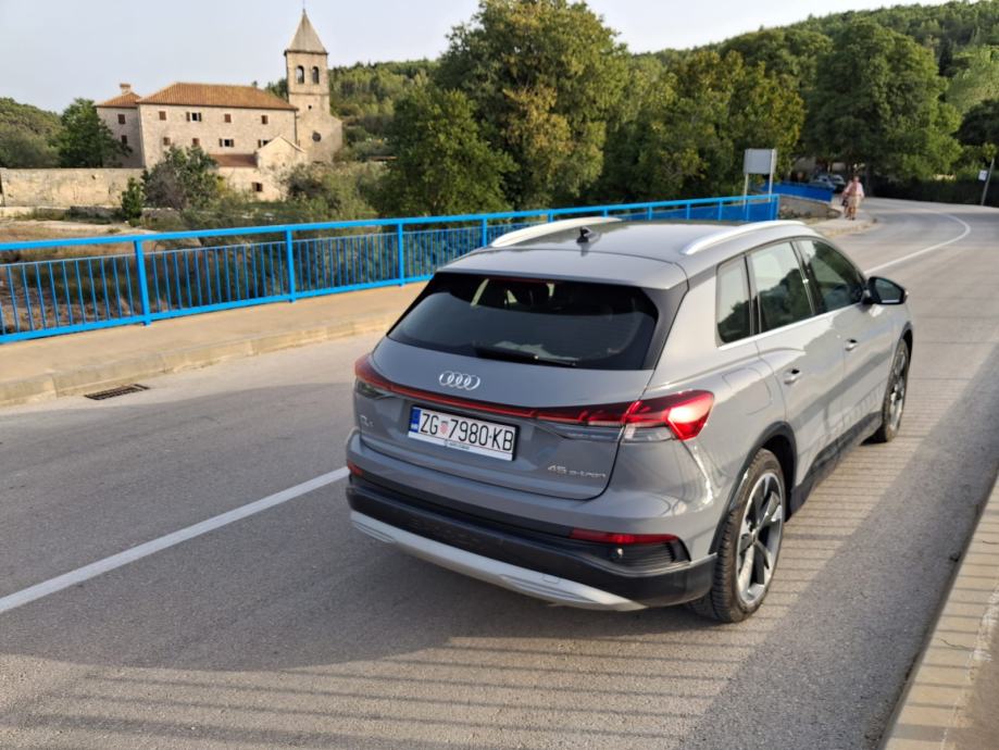 Audi Q4 e-tron 45 82kWH 286ks, fotografija 3