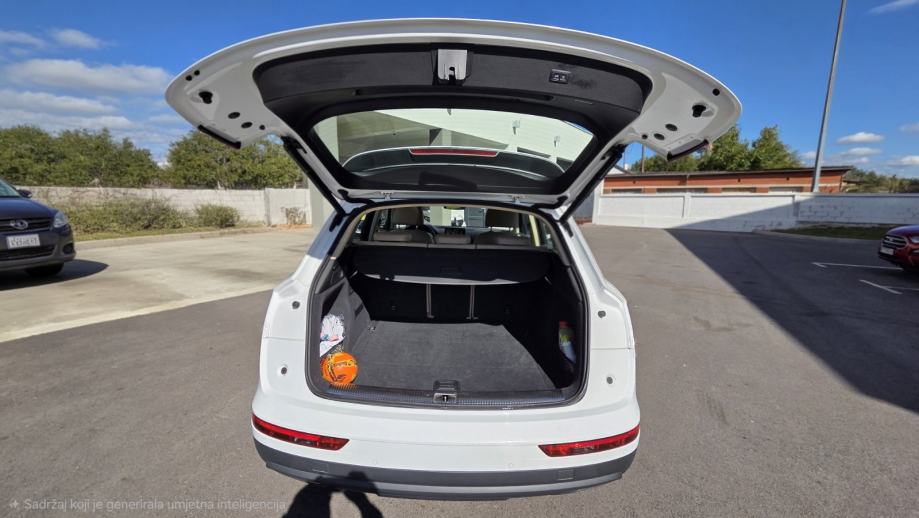 Audi Q5 2.0 TDI 110kw • Virtual Cockpit • 360° Kamera • LED, fotografija 9