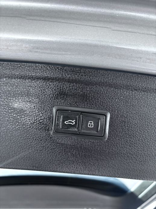 Audi Q5 2,0 TDI S Line, fotografija 8