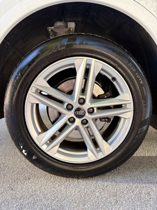 Audi Q5 Quattro 40tfsi S-line; LED, ALU. NAVI, VIRTUAL, fotografija 13