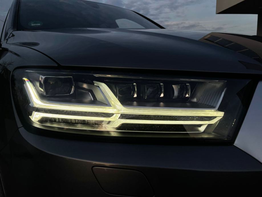 Audi Q7 3.0 TDI SLine 7 sjedala panorama ambient light servisna, 2016 god.
