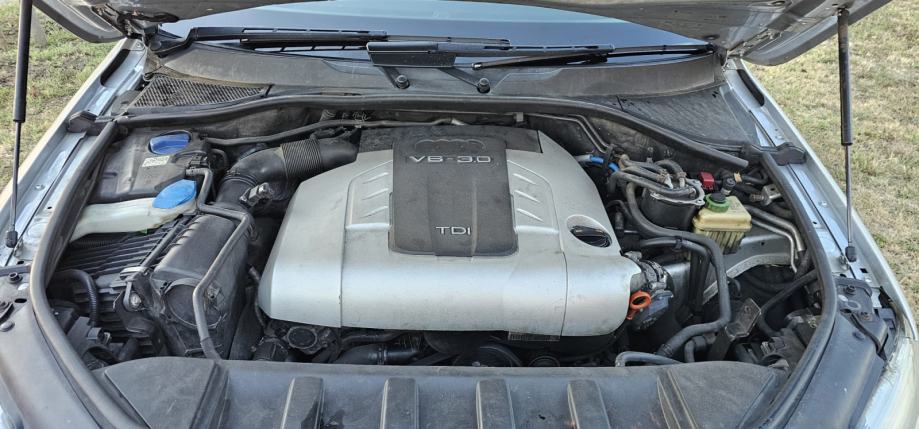 Audi Q7 3,0 V6 TDI, fotografija 12