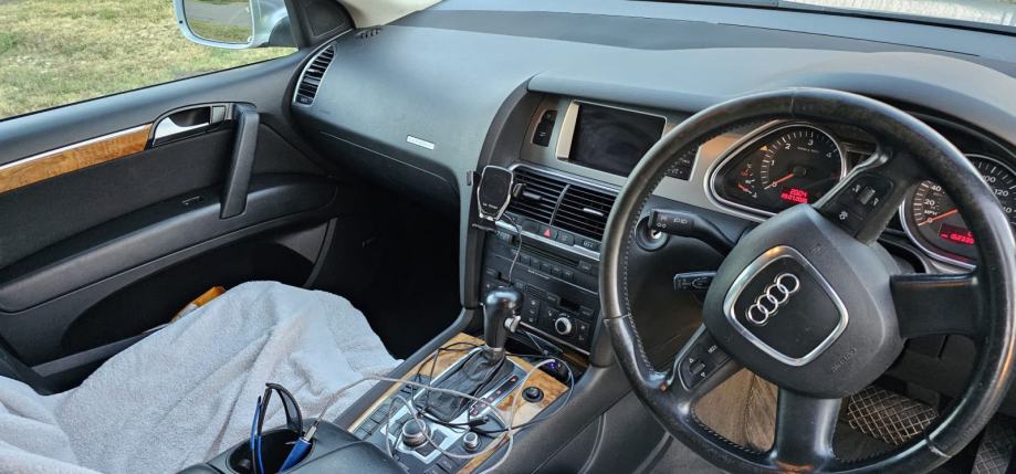 Audi Q7 3,0 V6 TDI, fotografija 10