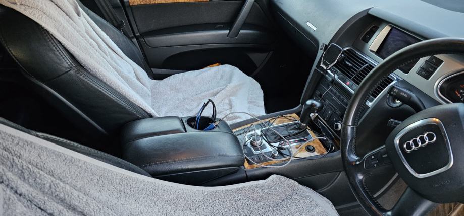 Audi Q7 3,0 V6 TDI, fotografija 9