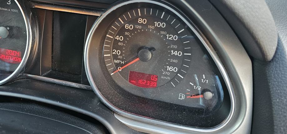 Audi Q7 3,0 V6 TDI, fotografija 11
