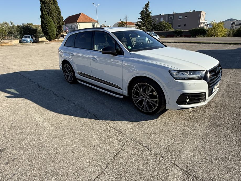 Audi Q7 5,0 TDI Quattro 3xS-Line 7 Sjedala Potpuno opremljen, fotografija 2