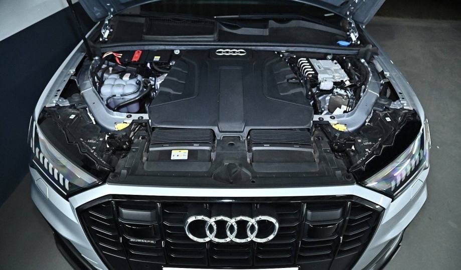 Audi Q7 50tdi SLINE QUATTRO MATRIX RADARI PANO SERVISNA ALU 22, fotografija 3