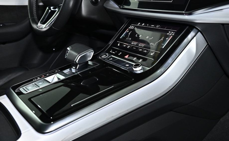 Audi Q7 50tdi SLINE QUATTRO MATRIX RADARI PANO SERVISNA ALU 22, fotografija 7