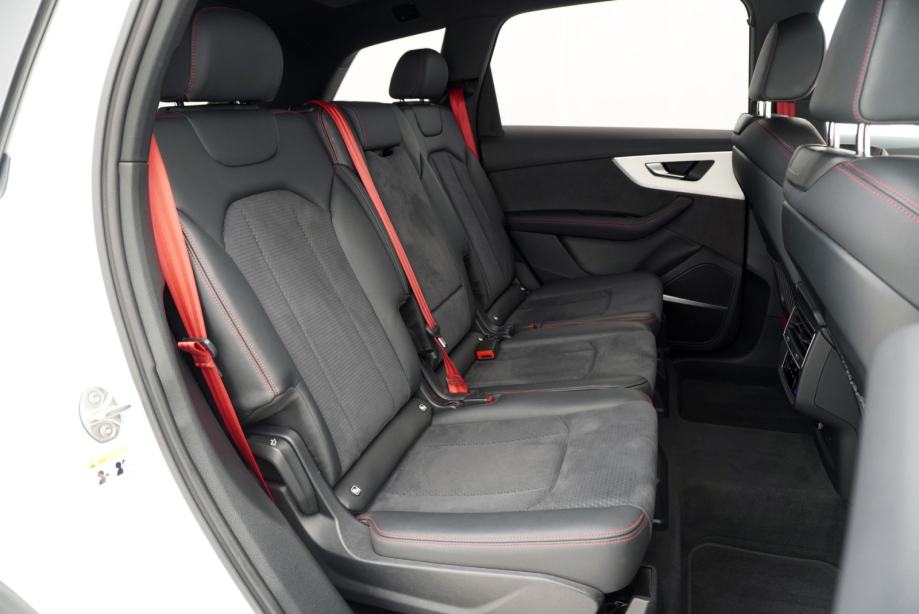 Audi Q7 55 TFSI quattro S Line | Cjena uključuje troškove uvoza, fotografija 20