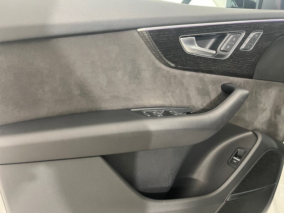 Audi Q8 50 TDI QUATTRO - 3 godine jamstva, fotografija 14