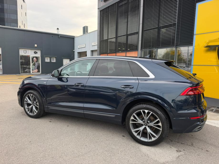 Audi Q8 55 3.0 V6 TFSI Quattro S-Line 250kw reg do 10/27, fotografija 5