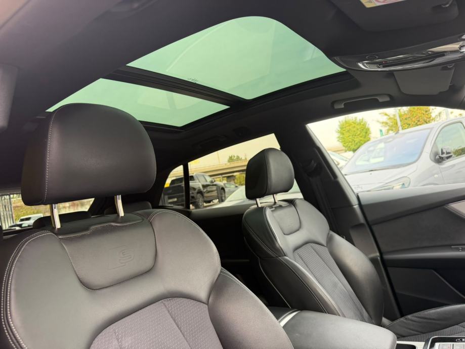 Audi Q8 55 3.0 V6 TFSI Quattro S-Line 250kw reg do 10/27, fotografija 9