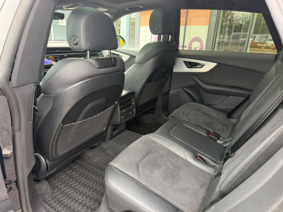 Audi Q8 55 3.0 V6 TFSI Quattro S-Line 250kw reg do 10/27, fotografija 12