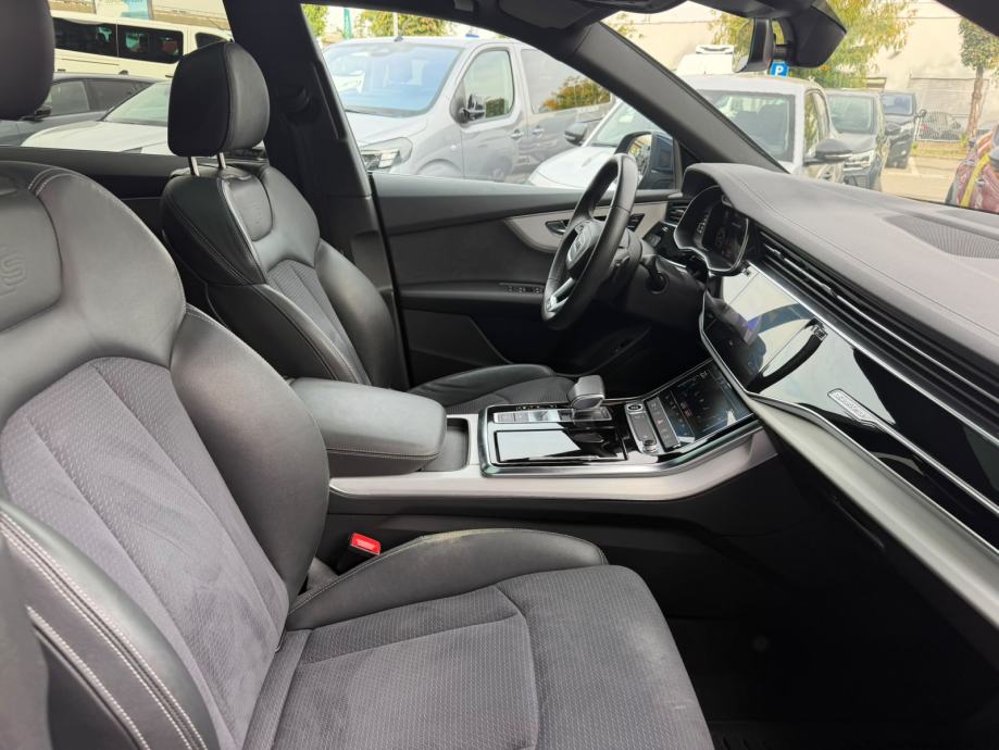 Audi Q8 55 3.0 V6 TFSI Quattro S-Line 250kw reg do 10/27, fotografija 17