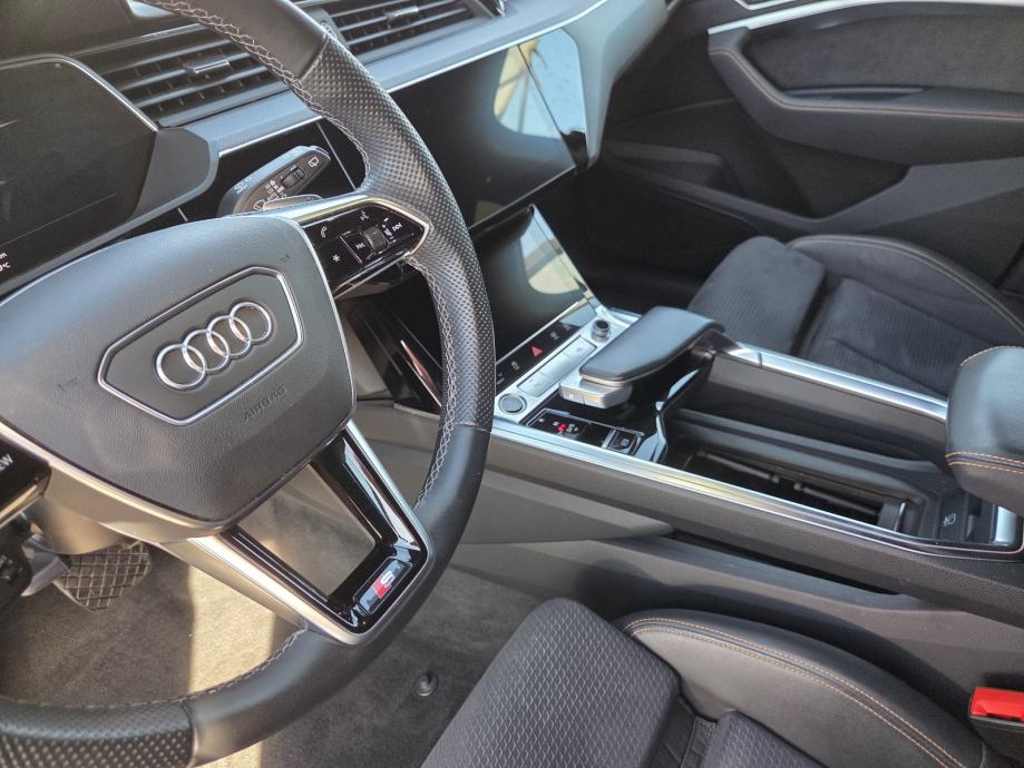 Audi Q8 e-tron 55 Quattro 2xS-LINE -ORANGE BLACK EDITION --2022.g.--, fotografija 13