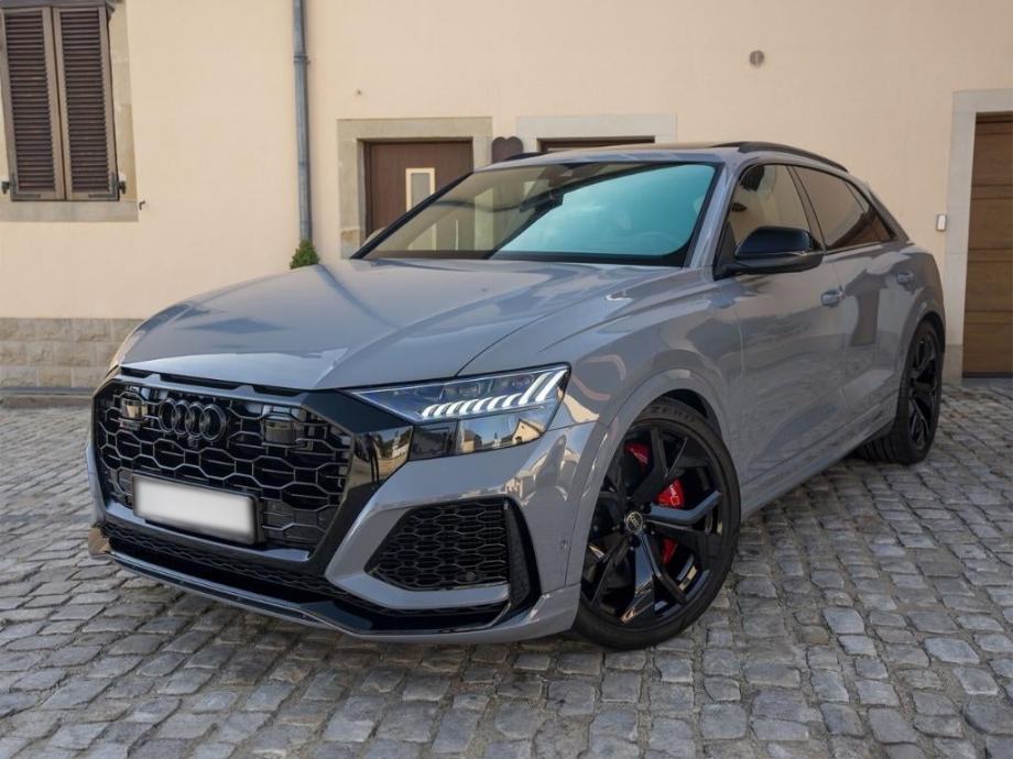Audi RSQ8