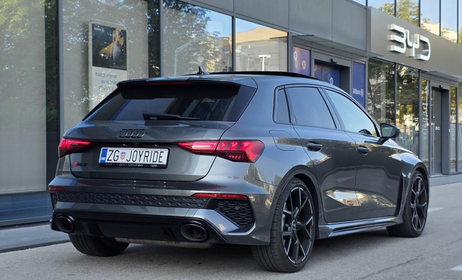 Audi RS3 quattro, full oprema, jamstvo do 2030.god, HR auto, fotografija 2