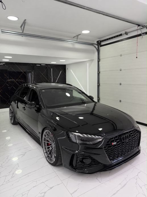 Audi RS4