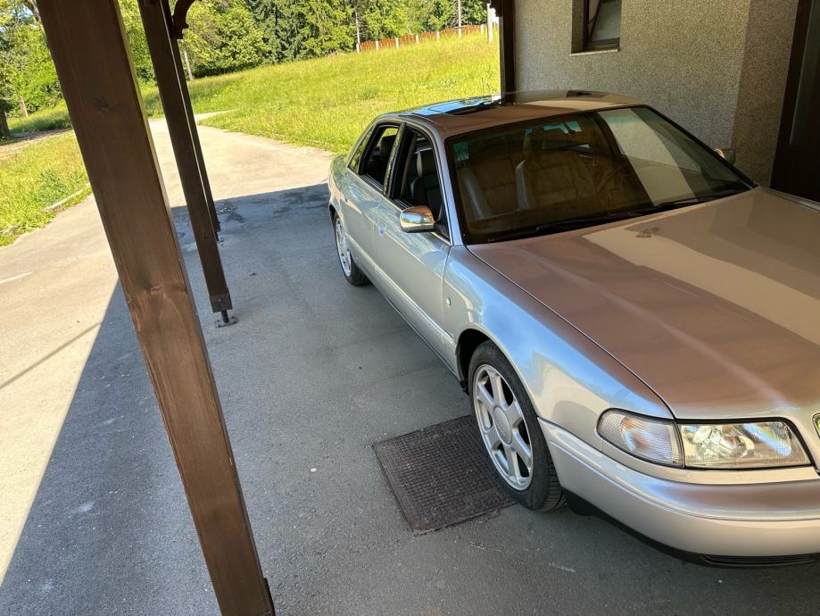 Audi S8 4,2 orginal šaltung, fotografija 3