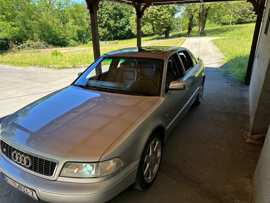 Audi S8 4,2 orginal šaltung, fotografija 2