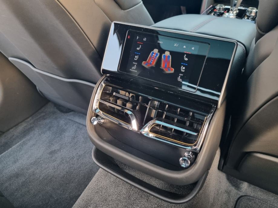 Bentley Flying Spur V8 First Edition, Panorama, Keyless, 360 kam, 21 ...