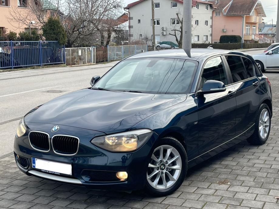 BMW 1 116 ( 2,0 ) D •• KAO NOVI, FULL OPREMA, GRIJANJE SJEDALA ••, fotografija 3