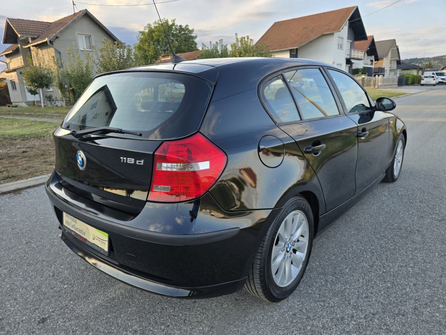 BMW 118d-2010god.md-NAVIGACIJA-184tkm,alu,rg.06/27,climatronic,KARTICE, fotografija 9
