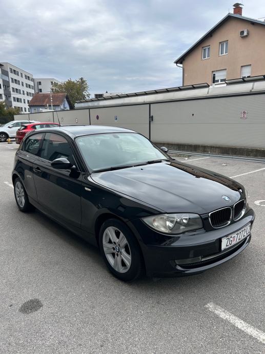 BMW 118d lci / 132tkm / Hr auto, fotografija 3