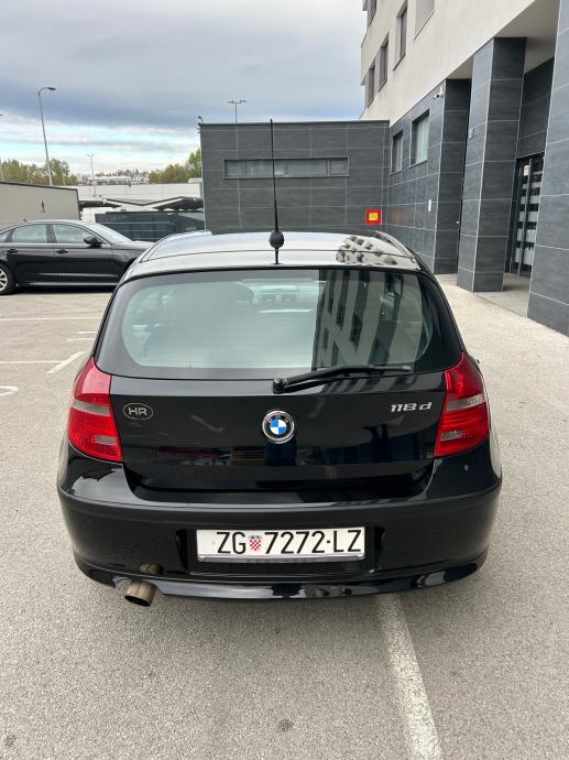 BMW 118d lci / 132tkm / Hr auto, fotografija 6