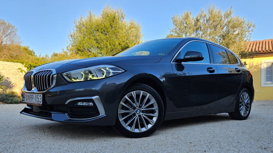 BMW 118i automatik, Virtual, Pano, Ambient, Sport elek gr. sj, Keyless, fotografija 7